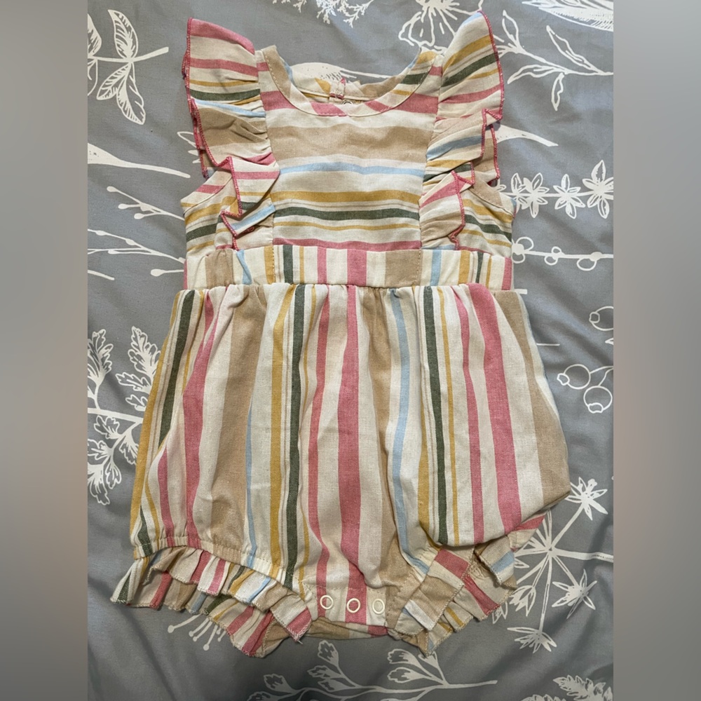 NWOT Baby Essentials Multicolor Striped Romper Baby Girl 12M